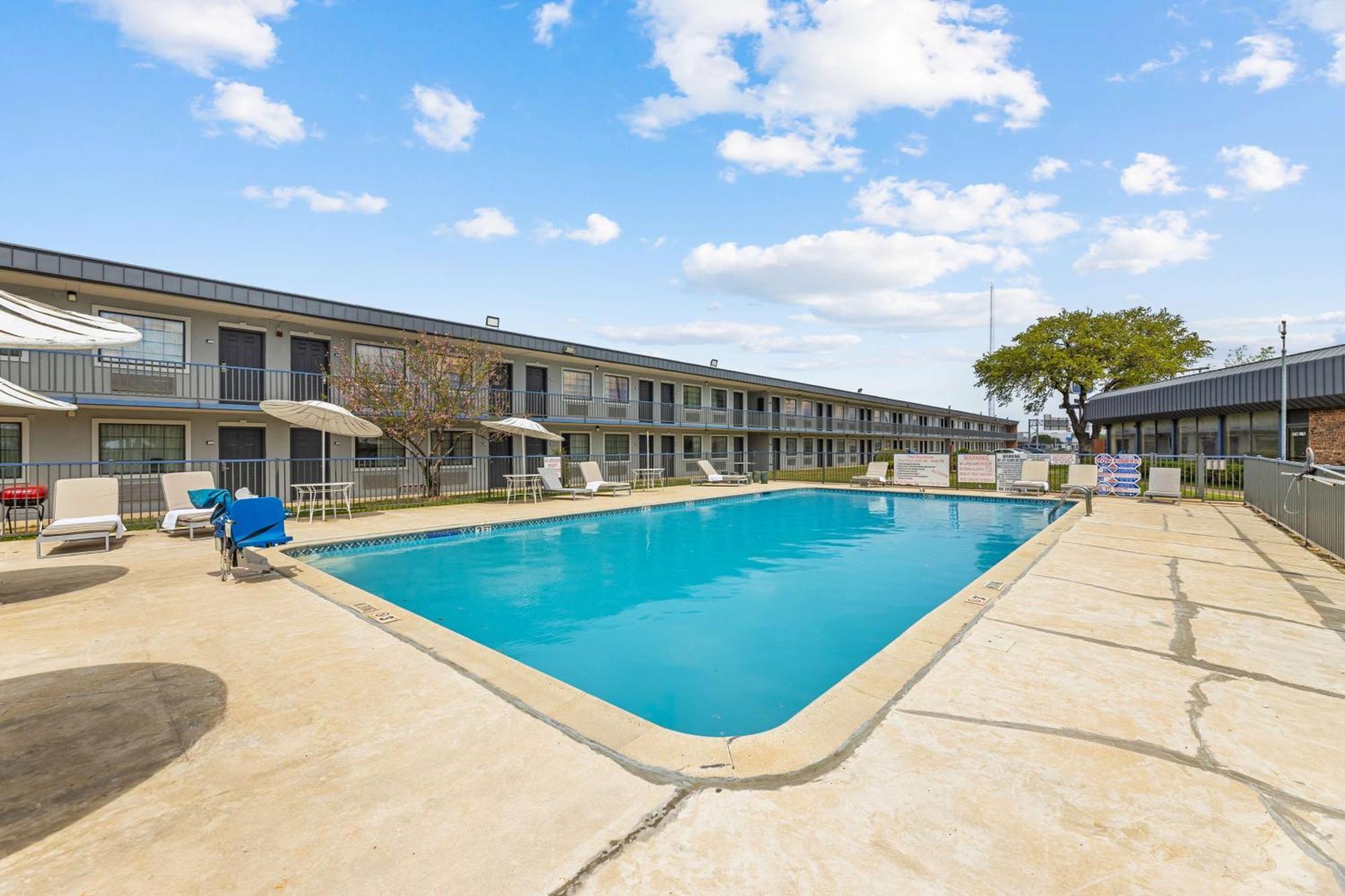 Americas Best Value Inn Fort Worth/Hurst Richland Hills Exterior foto