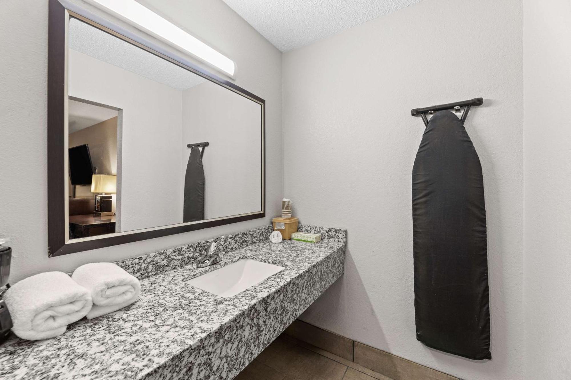 Americas Best Value Inn Fort Worth/Hurst Richland Hills Exterior foto